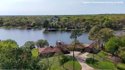 226 Bushwhacker Dr, Mabank, TX 75156