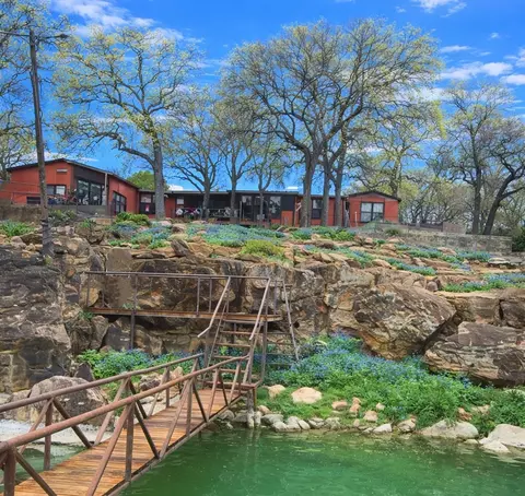 302 Kennon Cir, Palo Pinto, TX 76484