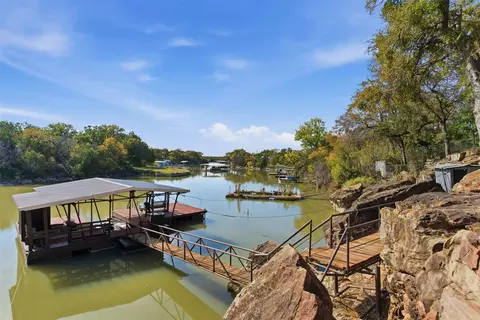 302 Kennon Cir, Palo Pinto, TX 76484