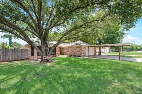 579 S Hitt St, Boyd, TX 76023