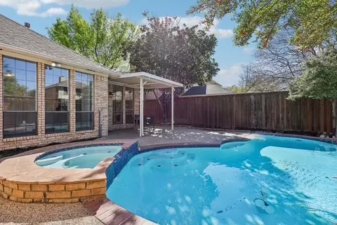 8709 Bayshore Ln, Rowlett, TX 75088