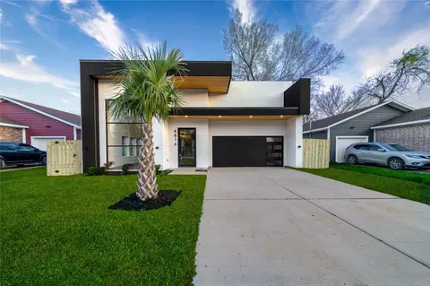 4816 Zealand St, Dallas, TX 75216