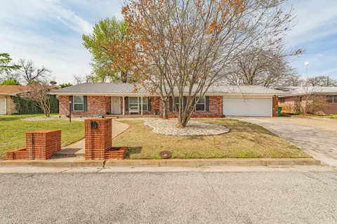 1380 N Rose Dr, Stephenville, TX 76401