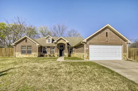 1706 Wright St, Greenville, TX 75401
