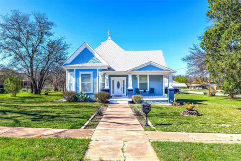 902 W 12th St, Cisco, TX 76437