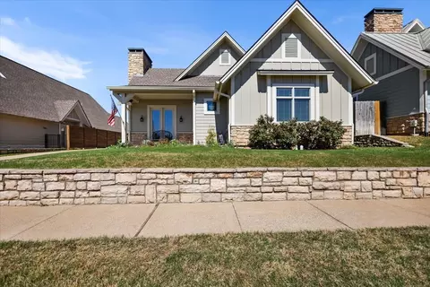 14621 Twin Pines Ln, Lindale, TX 75771