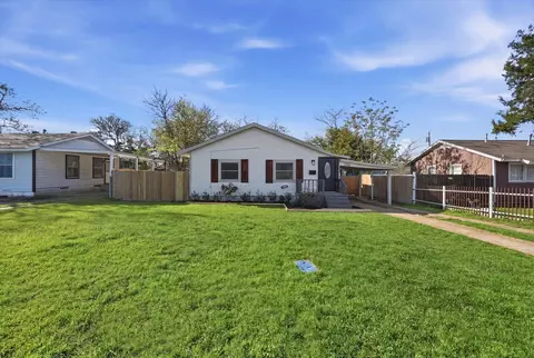 330 W Vinyard Rd, Duncanville, TX 75137