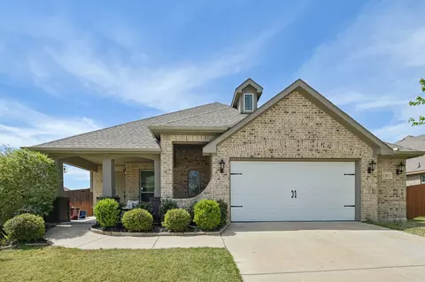 1811 Sunflower Dr, Glenn Heights, TX 75154