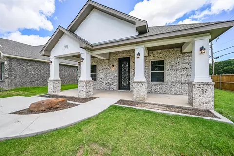 1102 Fort Worth St, Grand Prairie, TX 75050