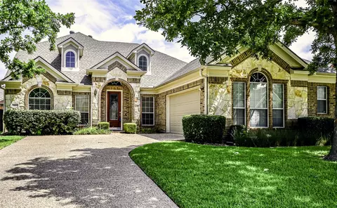 2415 Green Meadow Dr, Sachse, TX 75048