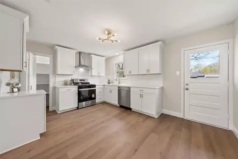 Kitchen - 3117 Fadal Ave, Waco, TX 76708 photo 2 of 3