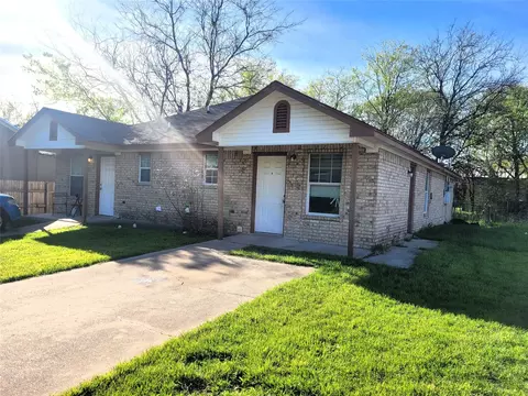 5209 Calloway St, Sansom Park, TX 76114