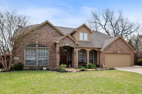 2800 Springbranch Ct, Grapevine, TX 76051