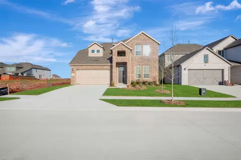 5032 Lily Creek Dr, Aubrey, TX 76227