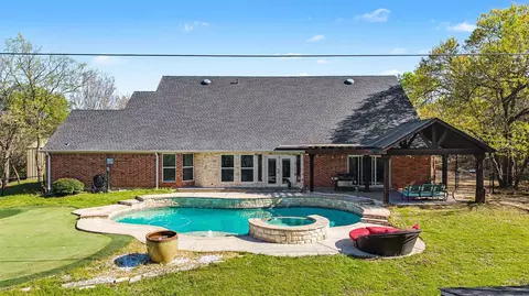 767 Farrar Rd, Waxahachie, TX 75165