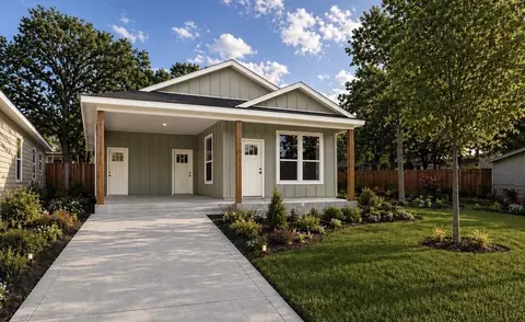 808 Branding Iron Trl, Granbury, TX 76049