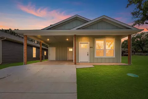 808 Branding Iron Trl, Granbury, TX 76049