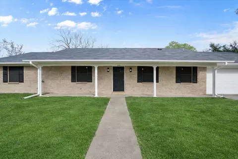 536 Robindale Ln, Fairfield, TX 75840