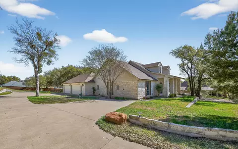 2104 Wills Way Dr, Granbury, TX 76049