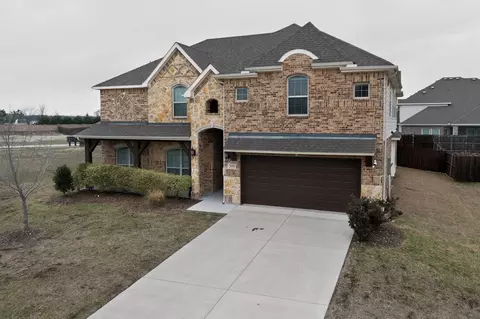 1515 Spring Hill Dr, Cedar Hill, TX 75104