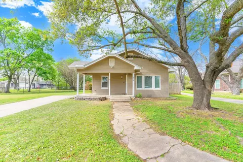 914 Prairie Ave, Cleburne, TX 76033