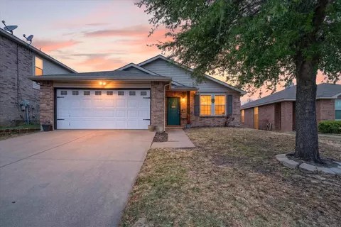 736 Granite Ridge Dr, Fort Worth, TX 76179