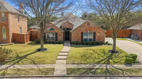 220 Creekside Dr, Murphy, TX 75094