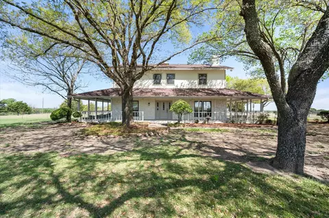 1105 E Highland Rd, Oak Leaf, TX 75154