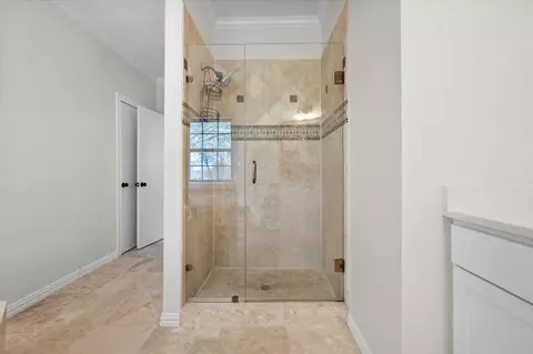 Bath - 1105 E Highland Rd, Oak Leaf, TX 75154 photo 4 of 8