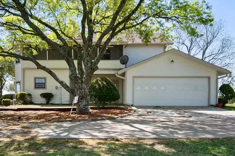 Exterior - 1105 E Highland Rd, Oak Leaf, TX 75154 photo 4 of 8