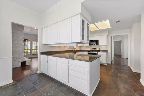 Kitchen - 1105 E Highland Rd, Oak Leaf, TX 75154 photo 1 of 7