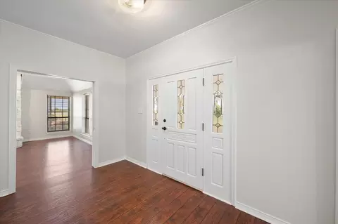 Entry Way - 1105 E Highland Rd, Oak Leaf, TX 75154 photo 3 of 4
