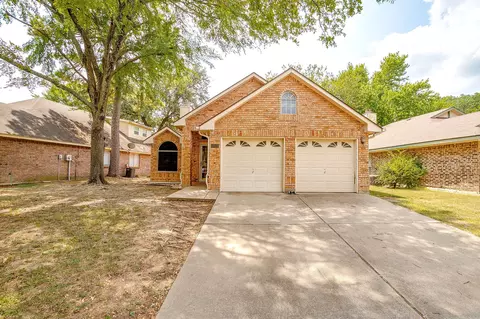 5720 Polo Club Dr, Arlington, TX 76017
