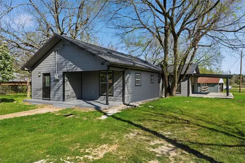 300 S 2nd St, Tehuacana, TX 76686
