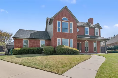 500 Quail Cove Ct, Hurst, TX 76054