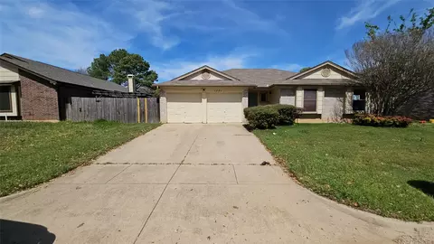 1221 Nicole Way, Burleson, TX 76028