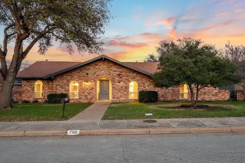 7221 Fernmeadow Dr, Dallas, TX 75248