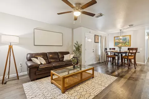 2710 Silkwood St, Dallas, TX 75215
