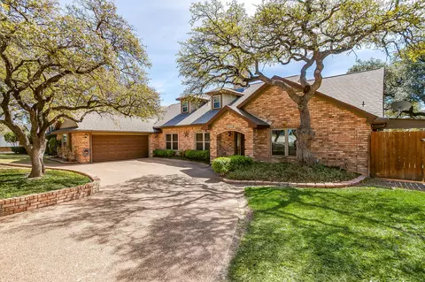 8620 Canyon Crest Rd, Fort Worth, TX 76179
