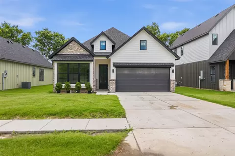 303 E Locust St, Leonard, TX 75452