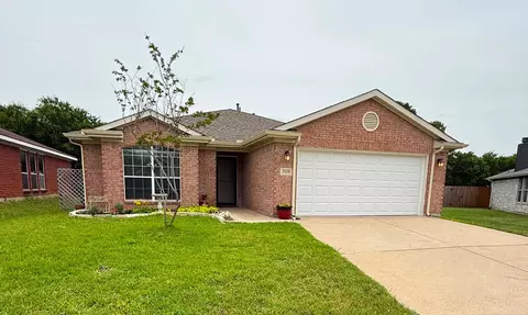 2529 Ensenada Ln, Fort Worth, TX 76108