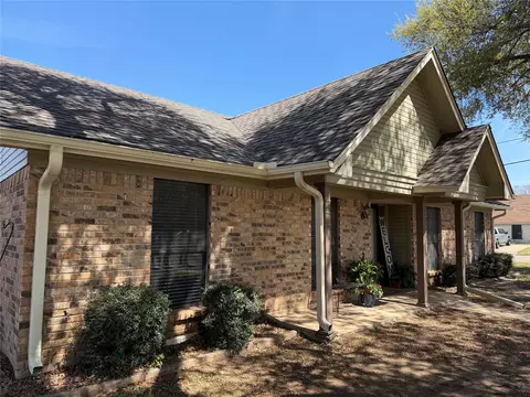 1012 Lincoln Dr, Sulphur Springs, TX 75482