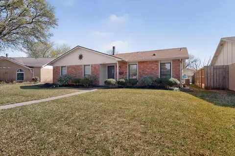 Exterior - 3214 Cedar Ln, Rowlett, TX 75089 photo 3 of 9