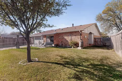 Exterior - 3214 Cedar Ln, Rowlett, TX 75089 photo 5 of 9