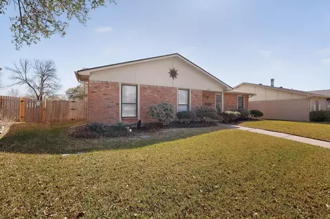 Exterior - 3214 Cedar Ln, Rowlett, TX 75089 photo 2 of 9