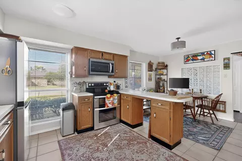 Kitchen - 3214 Cedar Ln, Rowlett, TX 75089 photo 4 of 5