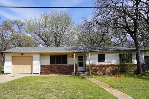 6307 Valley Ridge Dr, Fort Worth, TX 76140