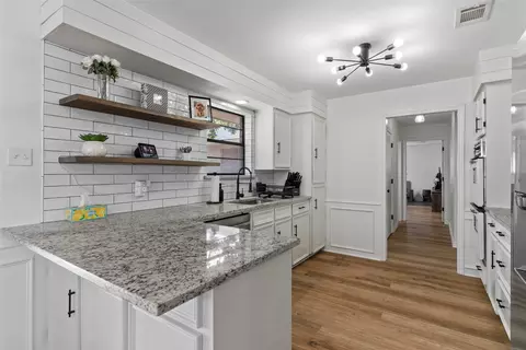 1612 Daywood Ln, Irving, TX 75061