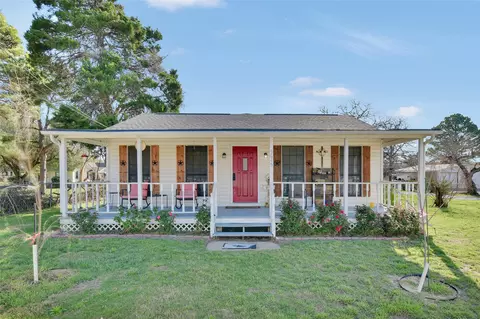 5645 Banks Rd, Fort Worth, TX 76140