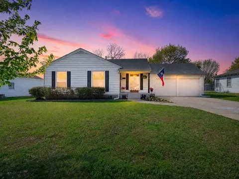 318 Hillcrest Ave, Richardson, TX 75081